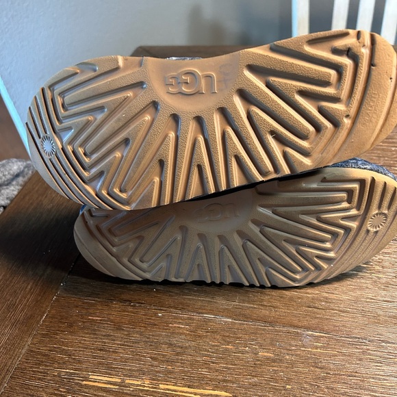 Ugg Classic Mini II in crushed velvet size 6 - Picture 10 of 11